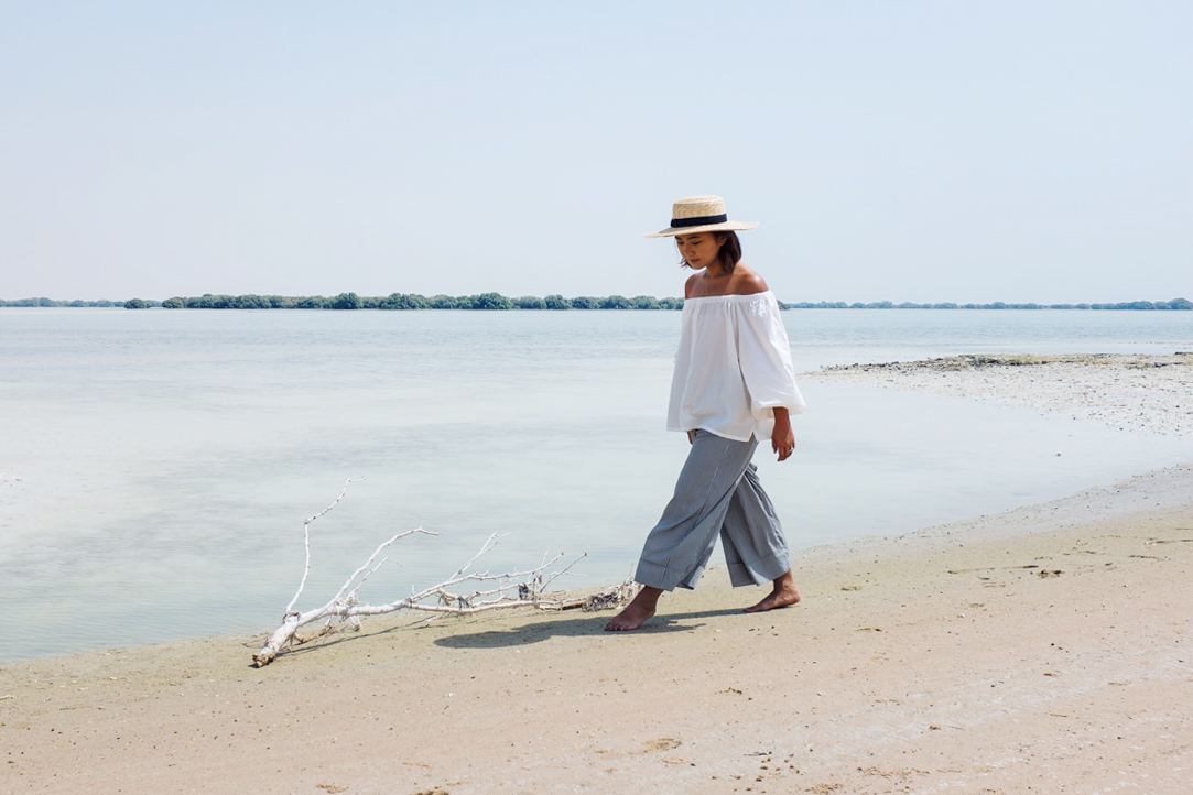 Off the Shoulder Boater Hat Lack of Color